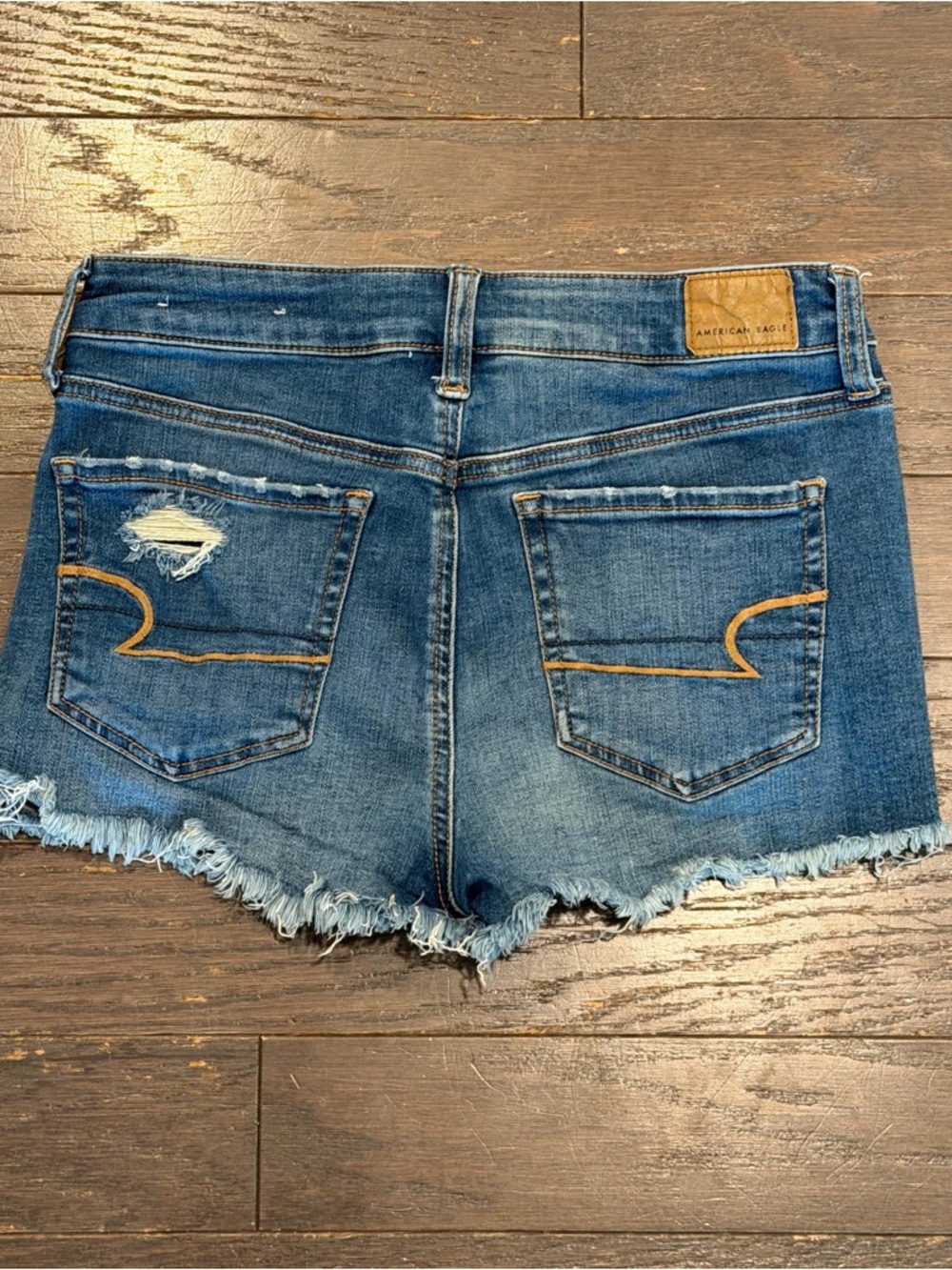American Eagle Hi-Rise Shortie Distressed Denim Shorts Medium Wash Button Fly 4‎ - Picture 4 of 5